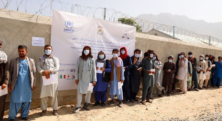 Le HCR appelle les États à accélérer les procédures de réunification familiale pour les réfugiés afghans